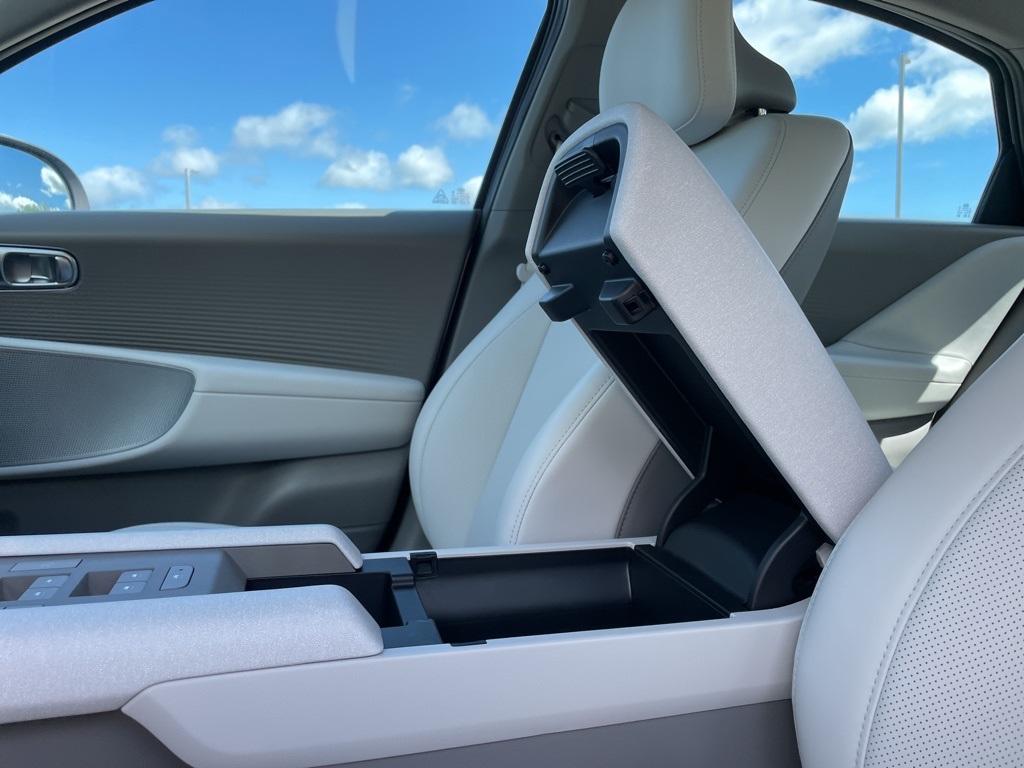 2025 Hyundai Ioniq 6 SEL photo 26