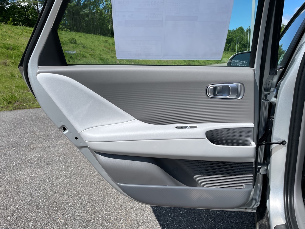 2025 Hyundai Ioniq 6 SEL photo 31
