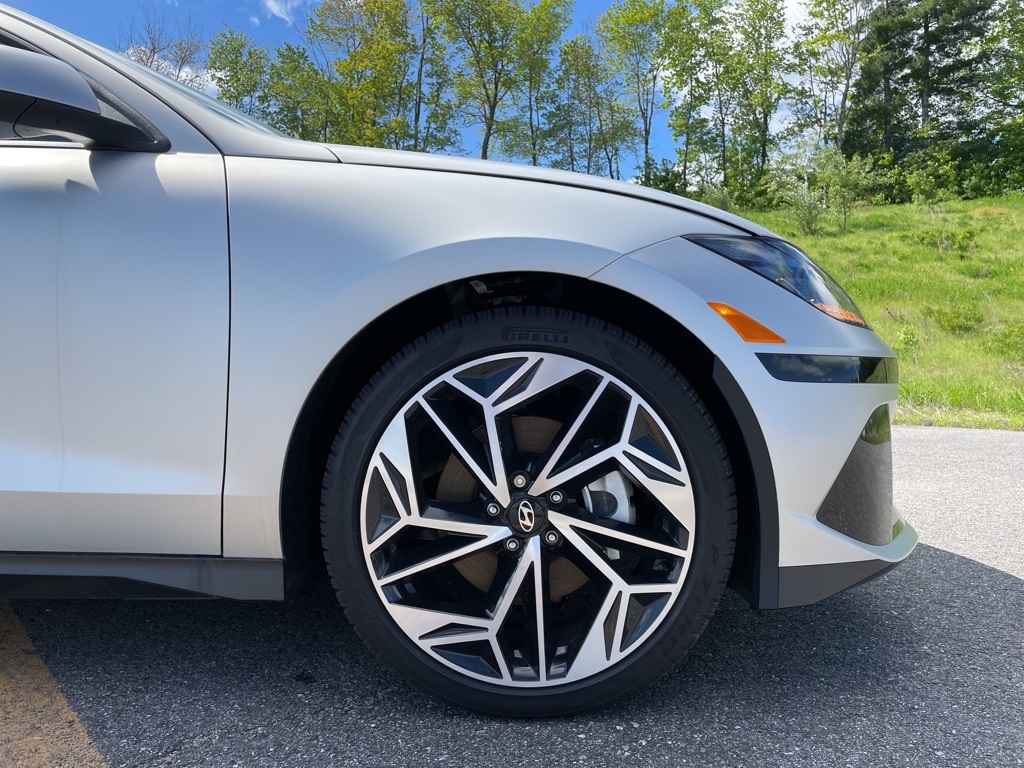 2025 Hyundai Ioniq 6 SEL photo 4