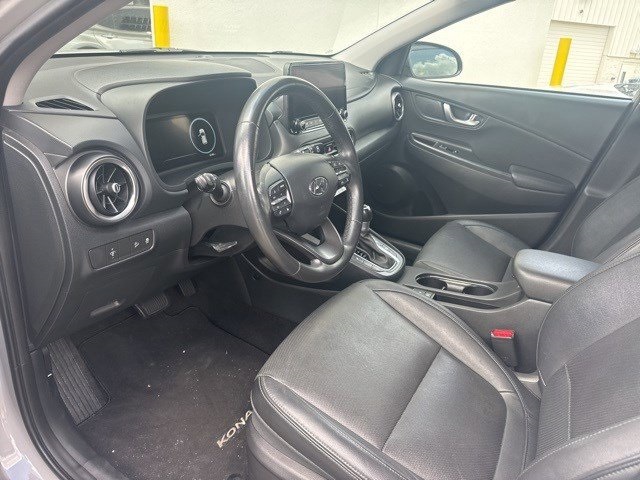 2022 Hyundai Kona Limited photo 2