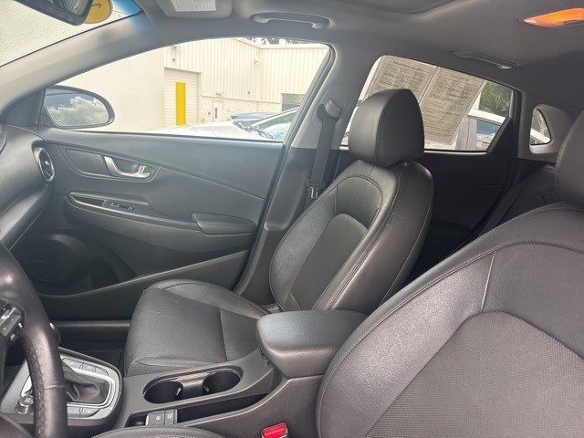 2022 Hyundai Kona Limited photo 3