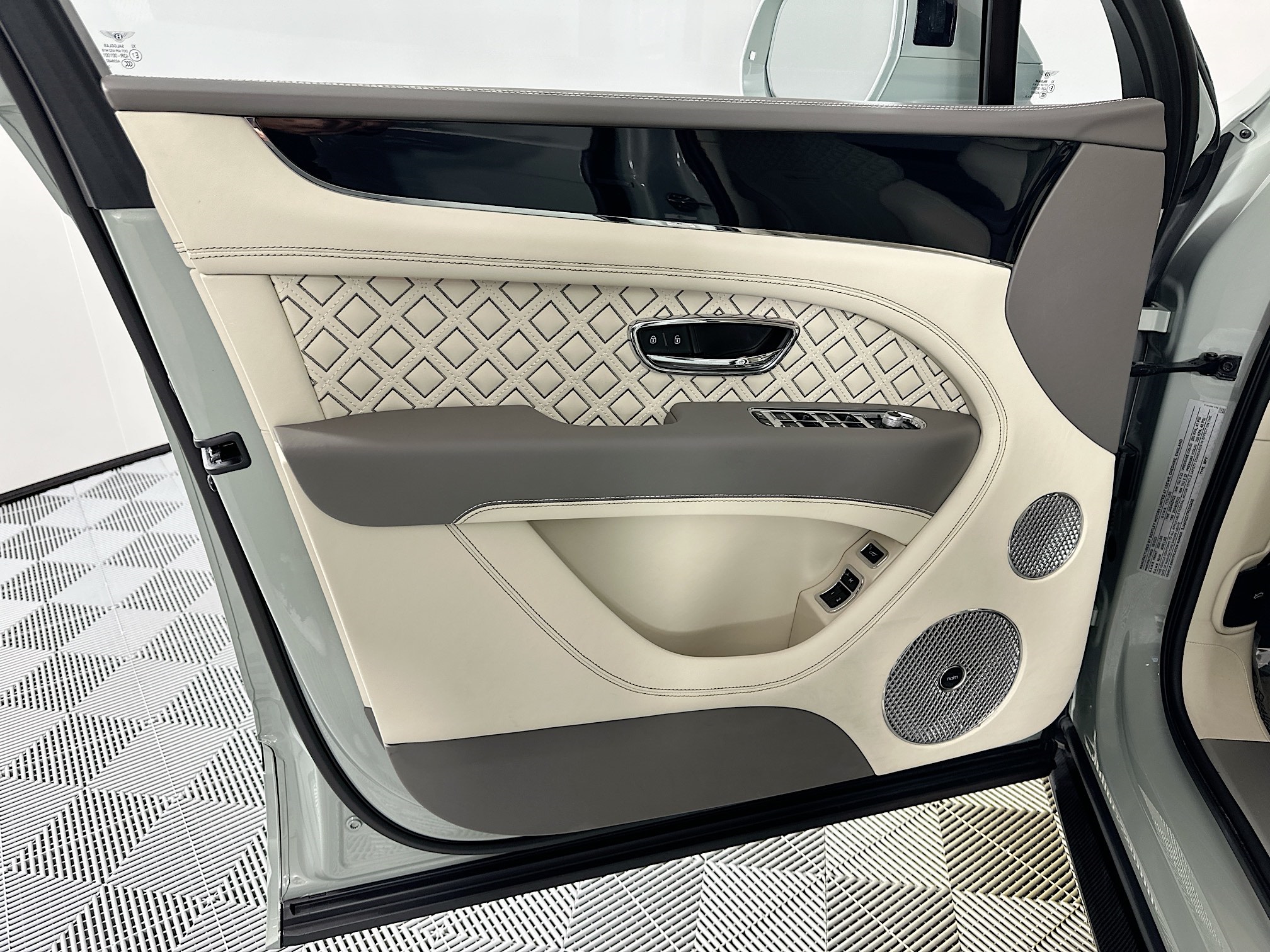 used 2023 Bentley Bentayga car, priced at $209,998