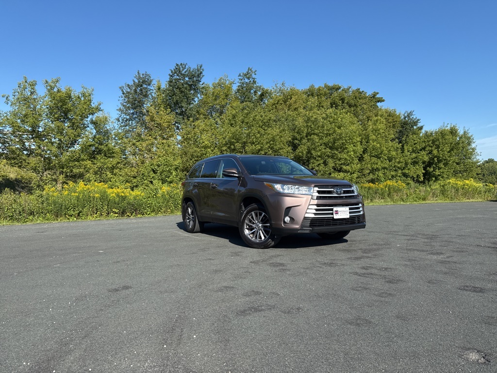 Used 2019 Toyota Highlander XLE SUVs