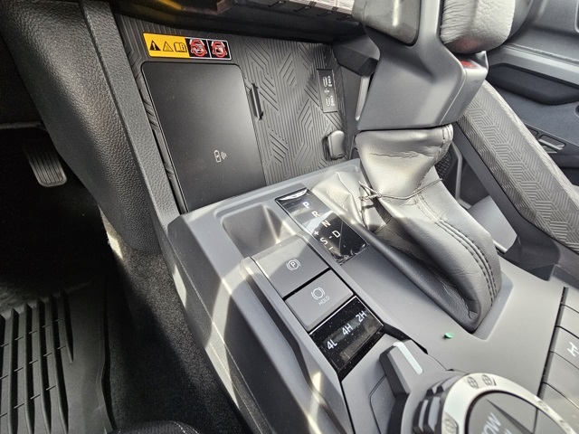 2025 Toyota Tacoma TRD Off-Road Double Cab photo 13