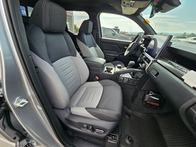 2025 Toyota Tacoma TRD Off-Road Double Cab photo 21