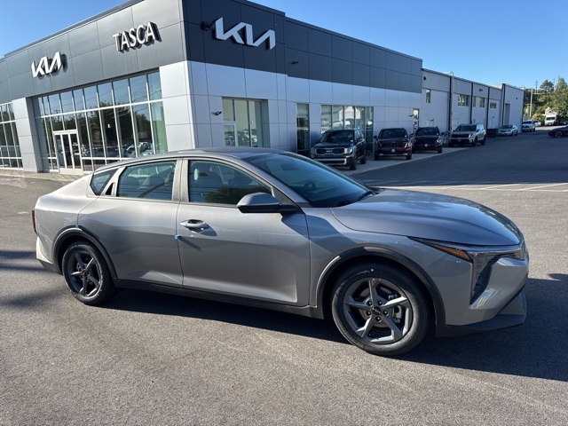 2025 Kia K4 LXS photo 2