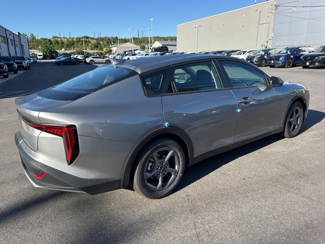 2025 Kia K4 LXS photo 3
