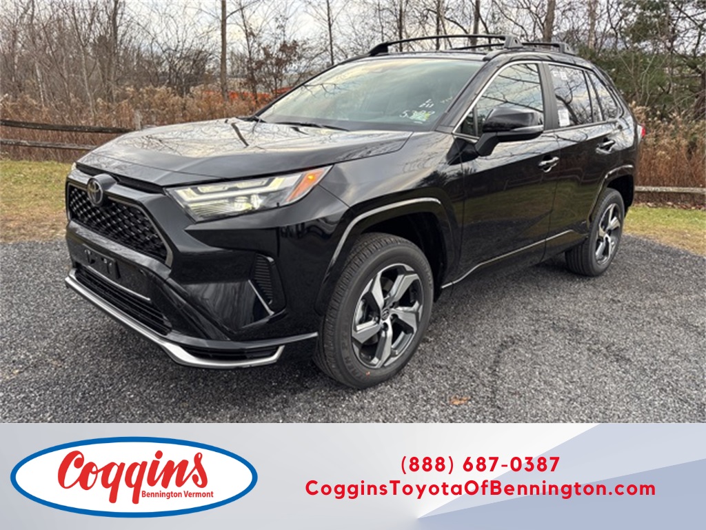 2025 Toyota RAV4 SE's photo