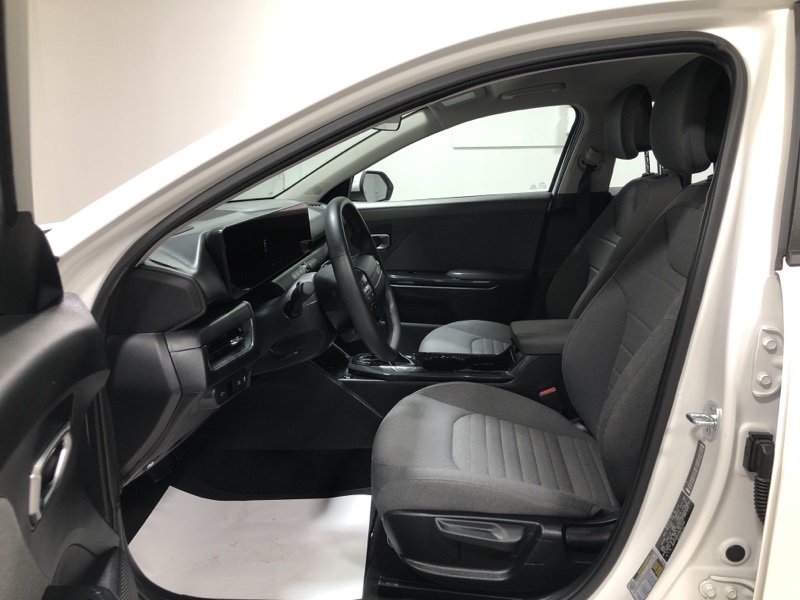 2025 Kia K4 EX photo 15
