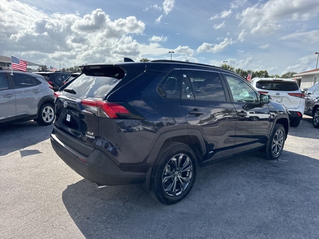 2024 Toyota RAV4 Hybrid XLE Premium photo 3