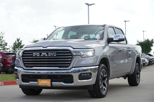 2025 Ram 1500 Laramie photo 3