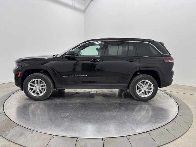 2025 Jeep Grand Cherokee Laredo X photo 4