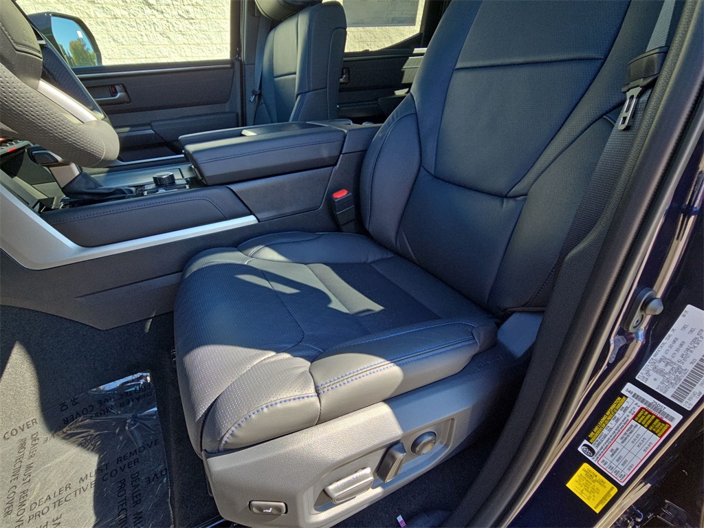 2026 Toyota Tundra CrewMax Platinum photo 17