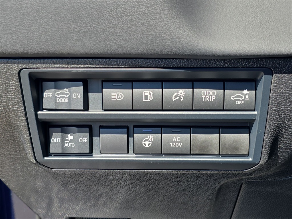 2026 Toyota Tundra CrewMax Platinum photo 21