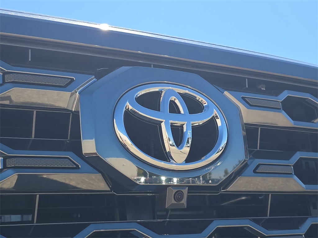 2026 Toyota Tundra CrewMax Platinum photo 34