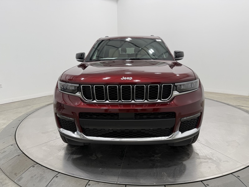 2025 Jeep Grand Cherokee Limited photo 2