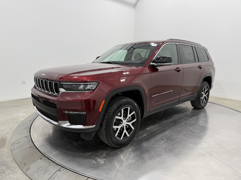 2025 Jeep Grand Cherokee Limited photo 3