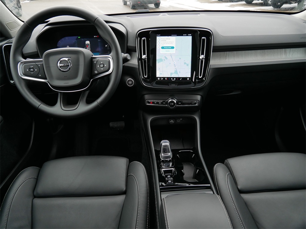 Used 2025 Volvo XC40 SUV