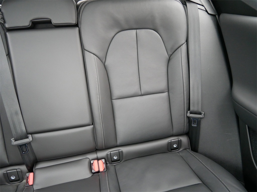 Used 2025 Volvo XC40 SUV