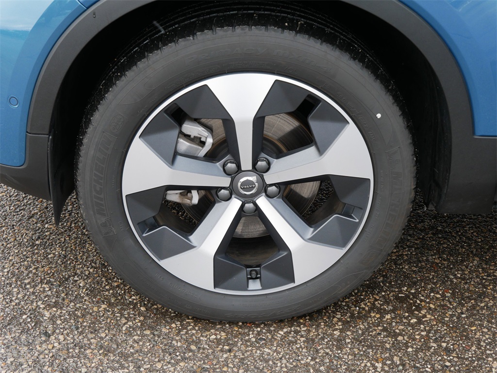 Used 2025 Volvo XC40 SUV