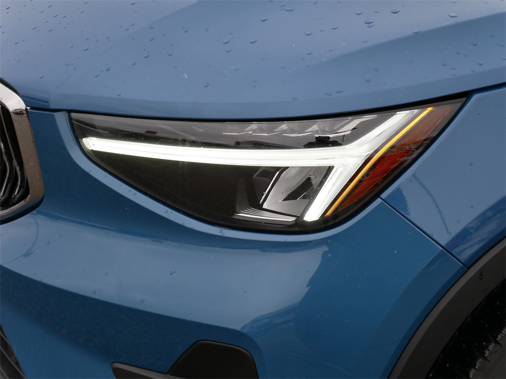Used 2025 Volvo XC40 SUV