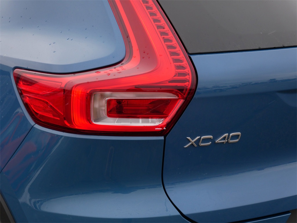 Used 2025 Volvo XC40 SUV