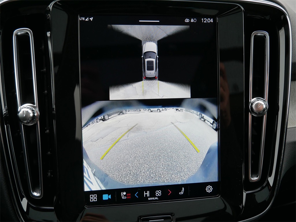 Used 2025 Volvo XC40 SUV