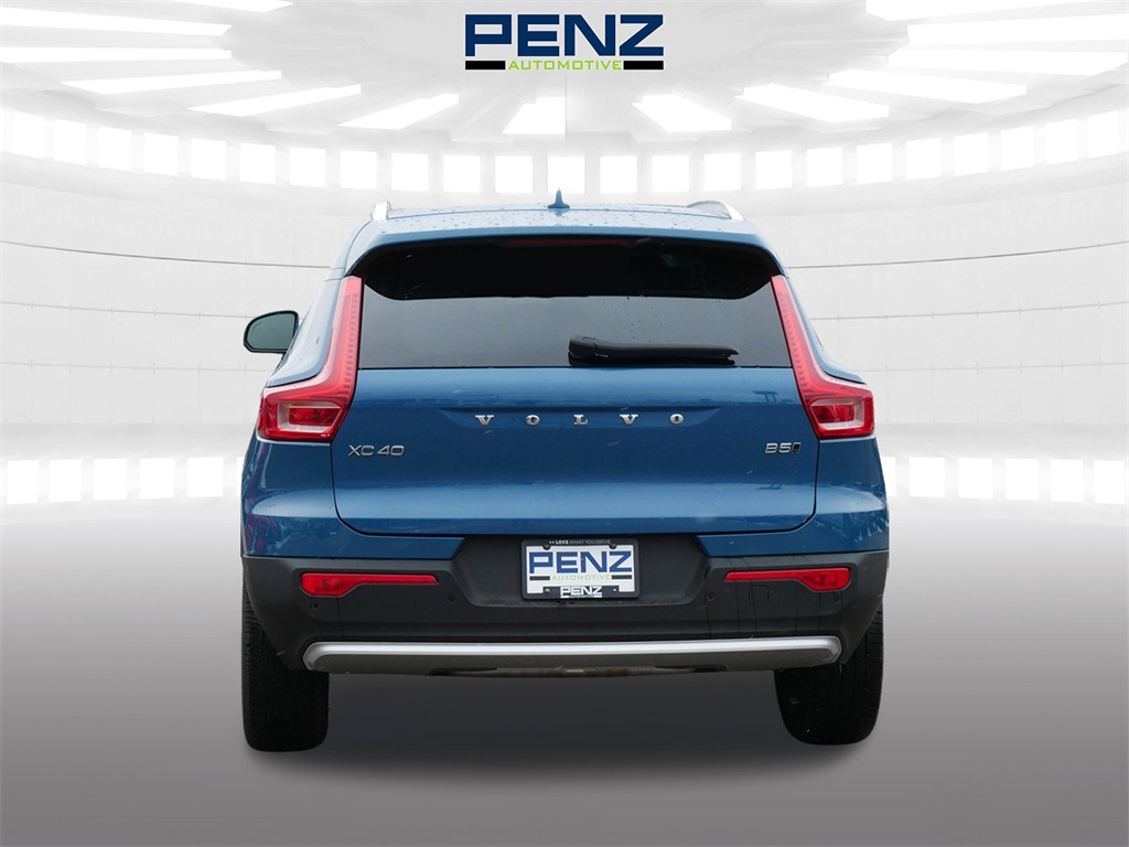 Used 2025 Volvo XC40 SUV