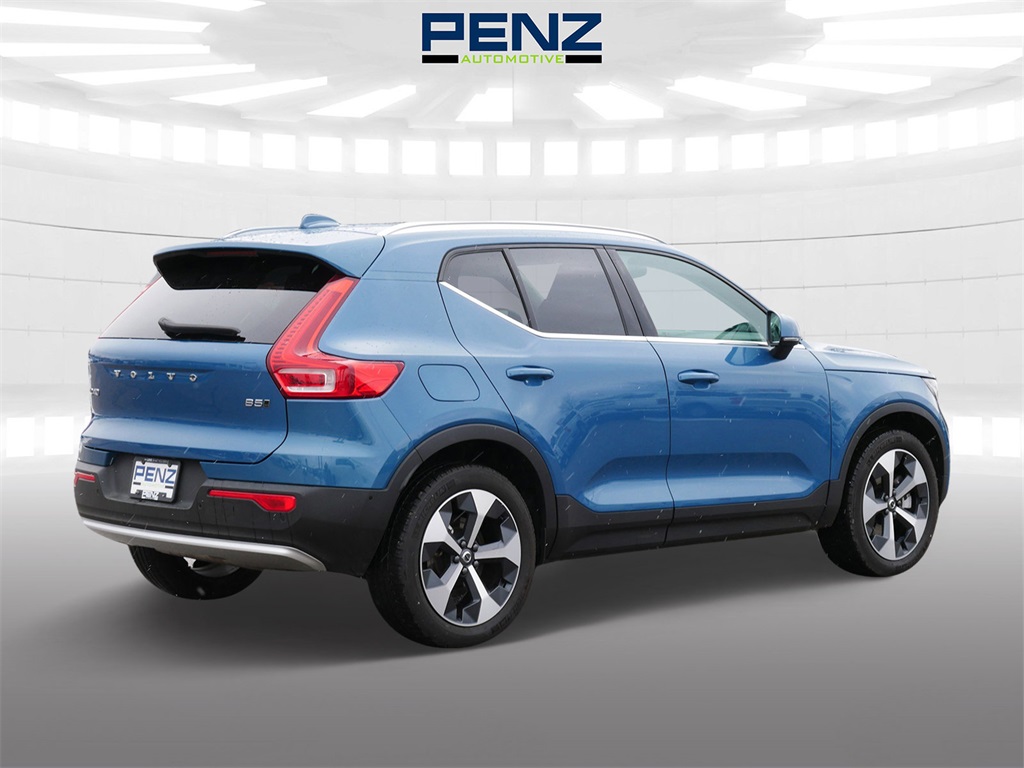 Used 2025 Volvo XC40 SUV