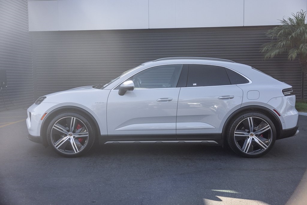 2025 Porsche Macan S
