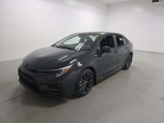 2026 Toyota Corolla SE photo 2