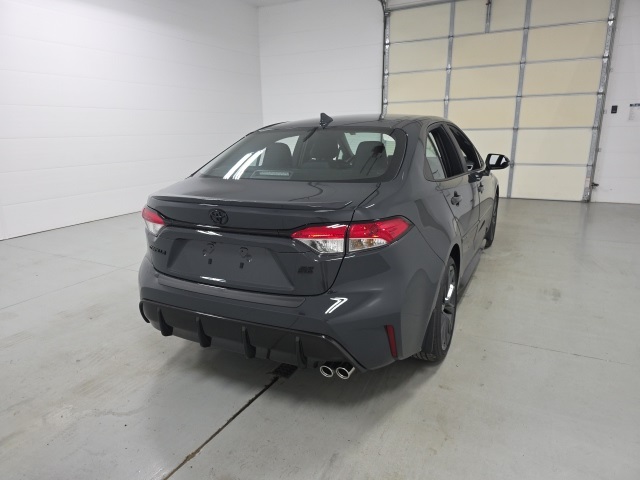 2026 Toyota Corolla SE photo 3