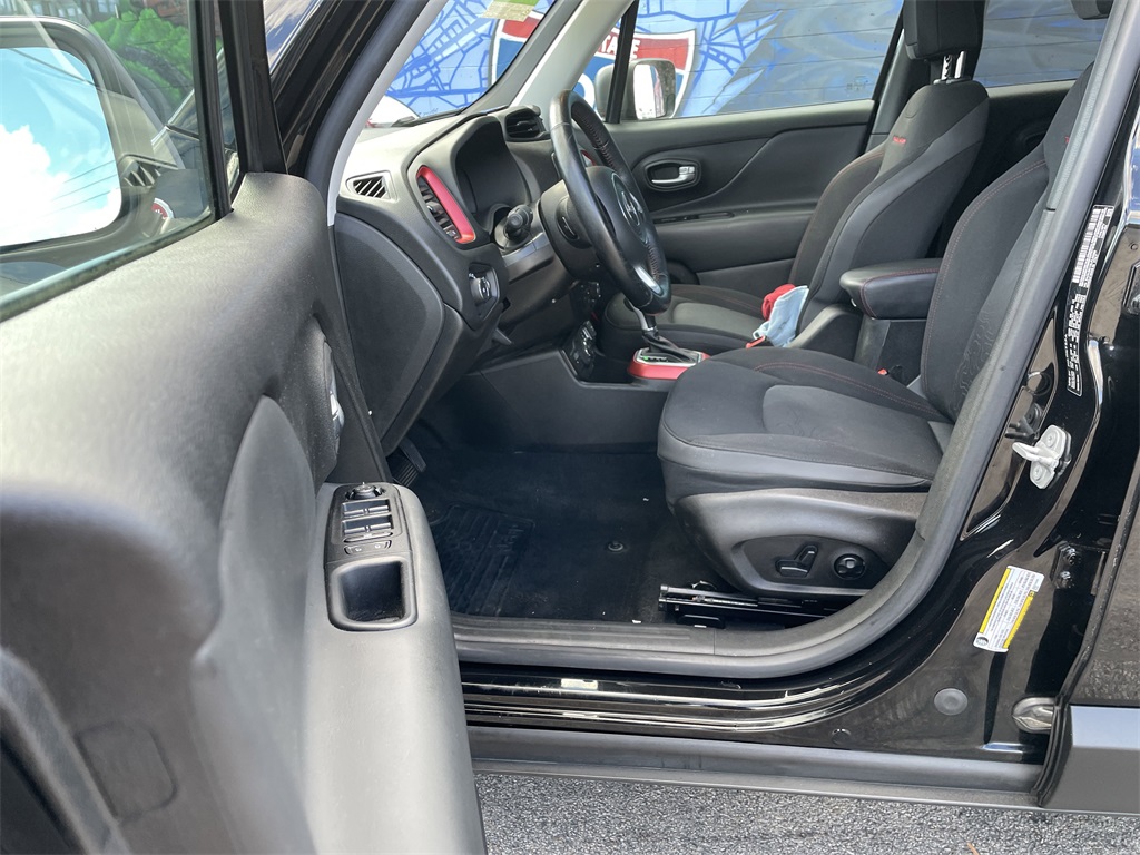 2020 Jeep Renegade Trailhawk photo 9