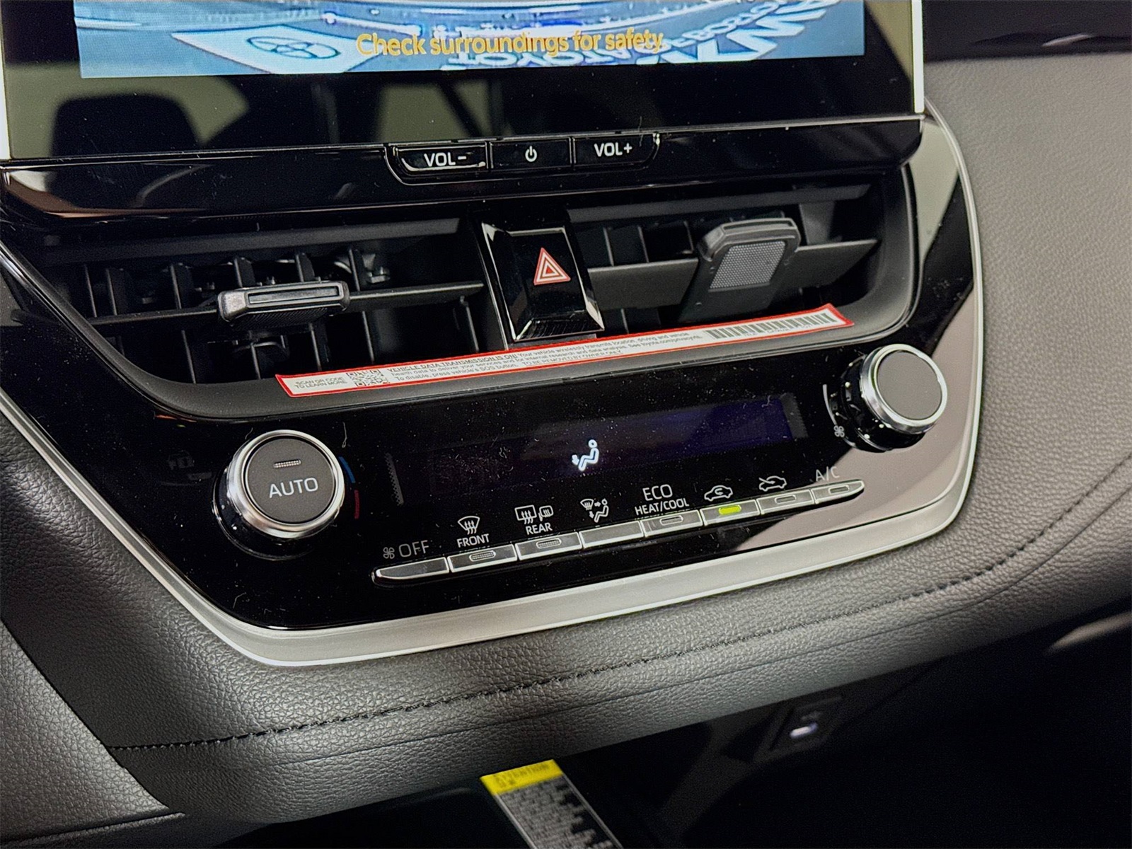2025 Toyota Corolla SE photo 10