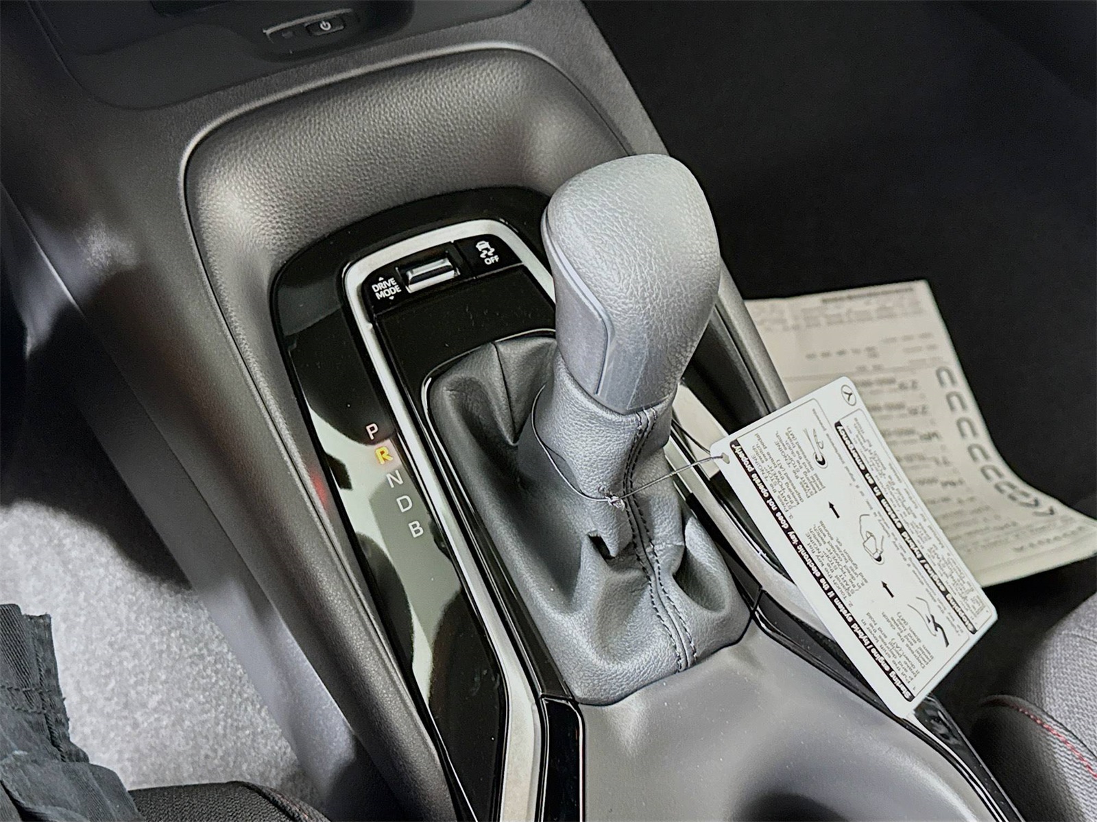 2025 Toyota Corolla SE photo 11