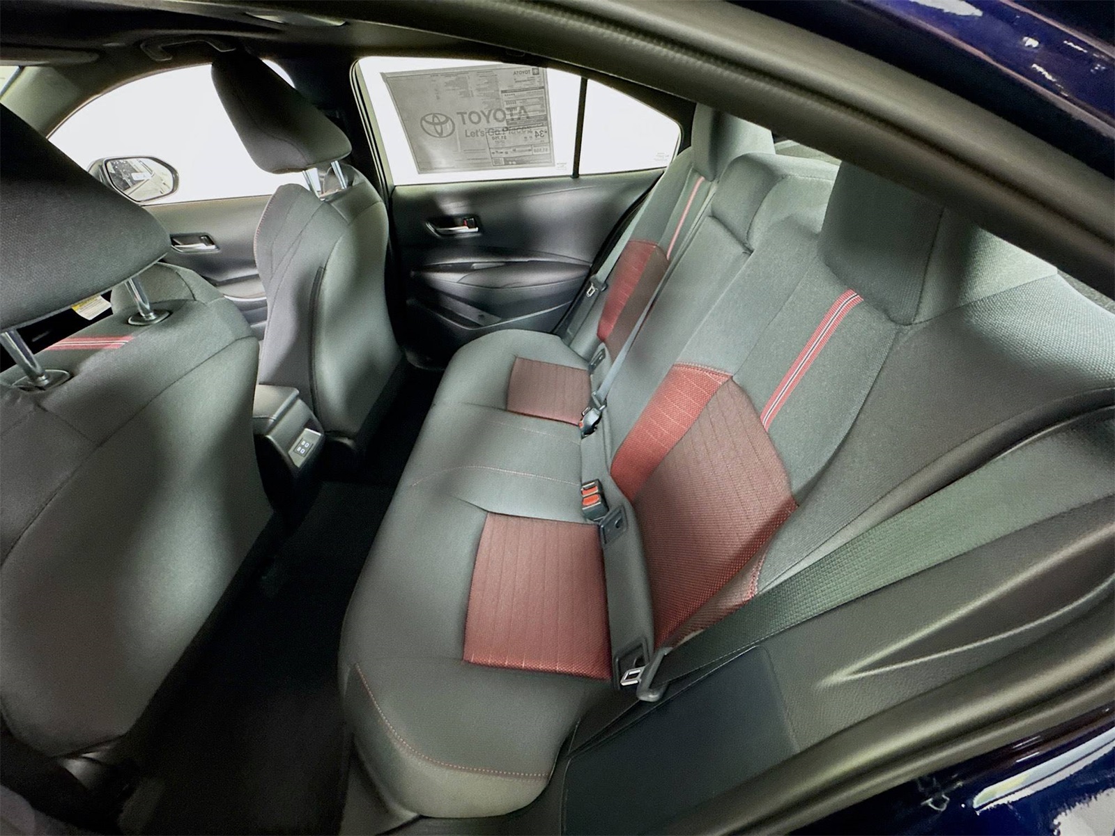 2025 Toyota Corolla SE photo 13