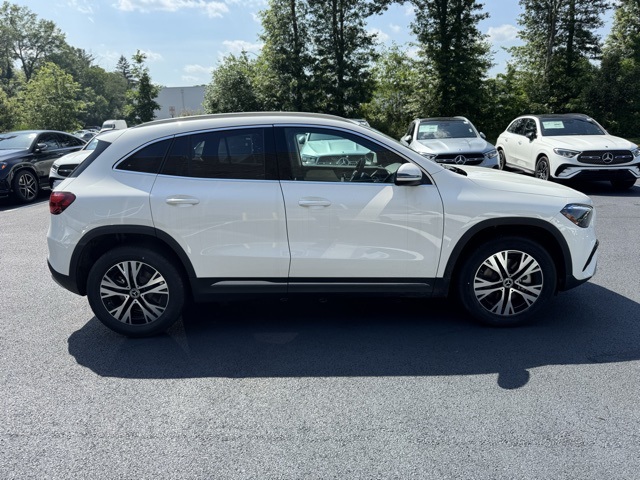 2025 Mercedes Benz GLA 250 4MATIC photo 2