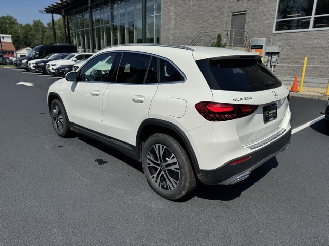 2025 Mercedes Benz GLA 250 4MATIC photo 5