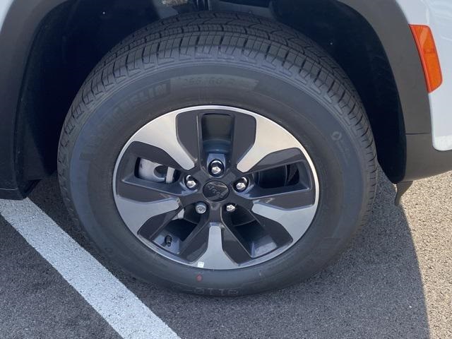 new 2024 Jeep Grand Cherokee car, priced at $56,037