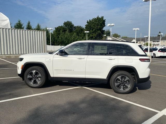 new 2024 Jeep Grand Cherokee car, priced at $56,037