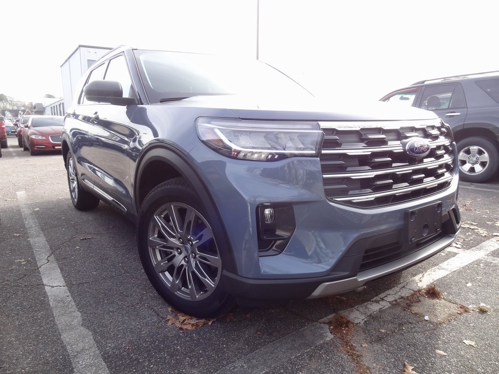 2025 Ford Explorer Active's photo