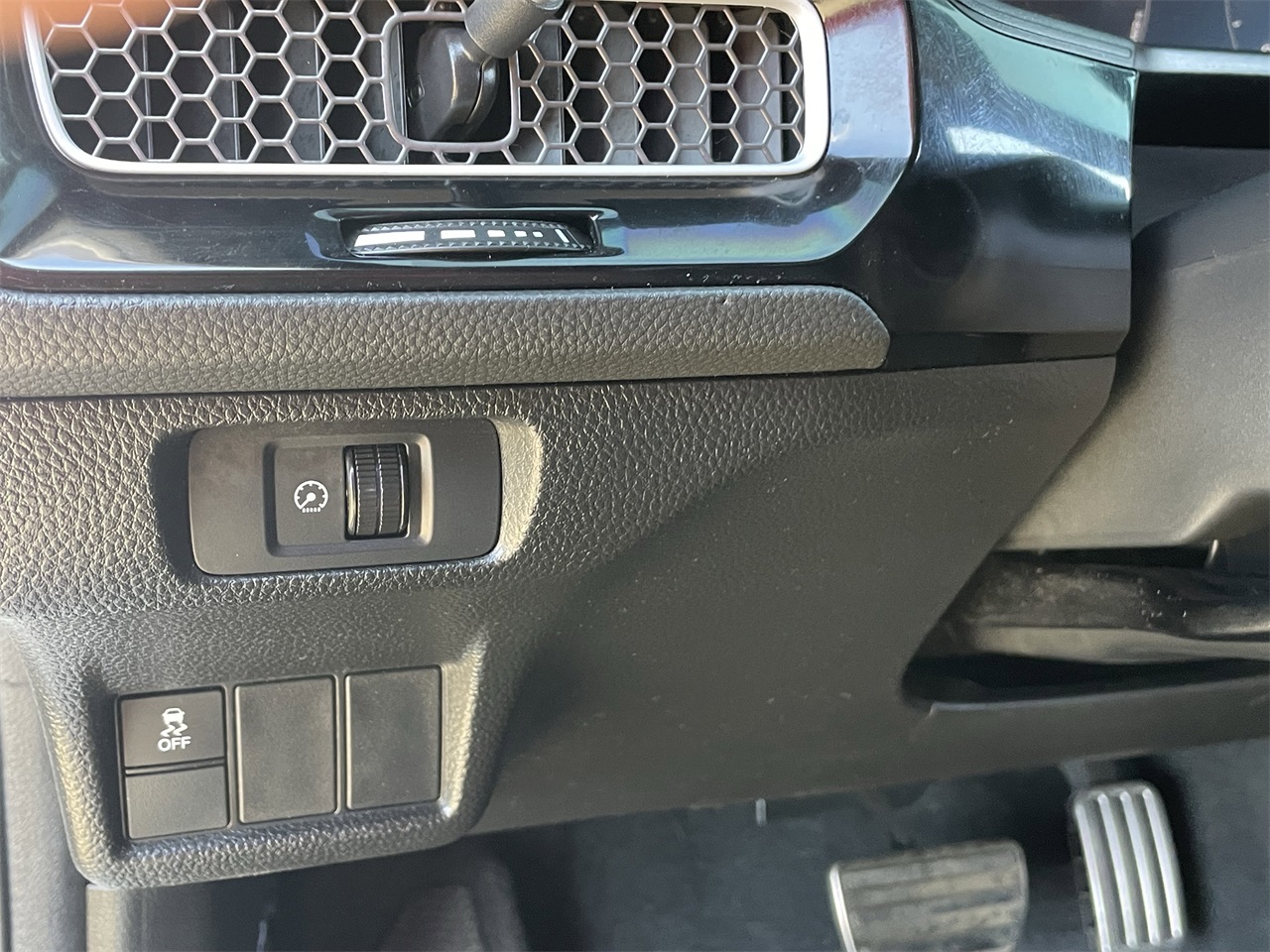 used 2025 Honda Civic Hybrid car, priced at $25,998