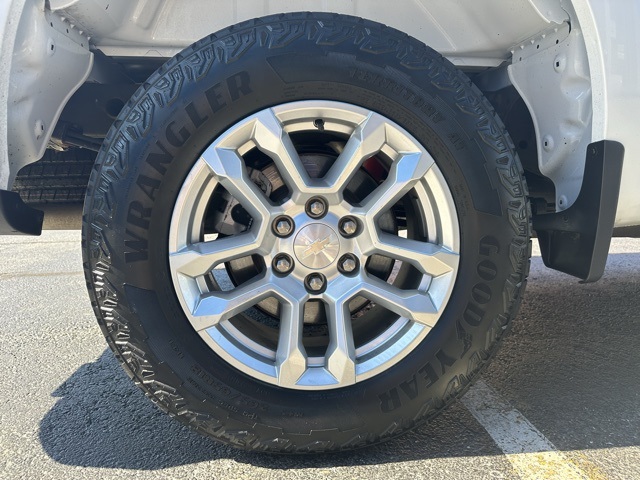 2022 Summit White Chevrolet Silverado 1500 LT 4X4 Truck