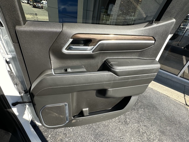 2022 Summit White Chevrolet Silverado 1500 LT 4X4 Truck