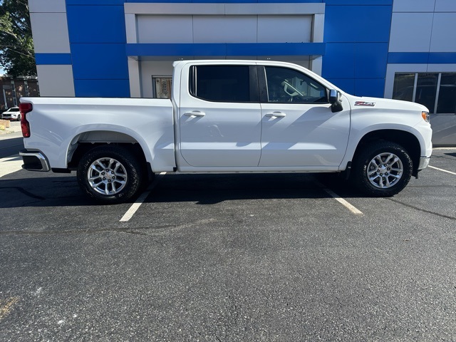 2022 Summit White Chevrolet Silverado 1500 LT 4X4 Truck