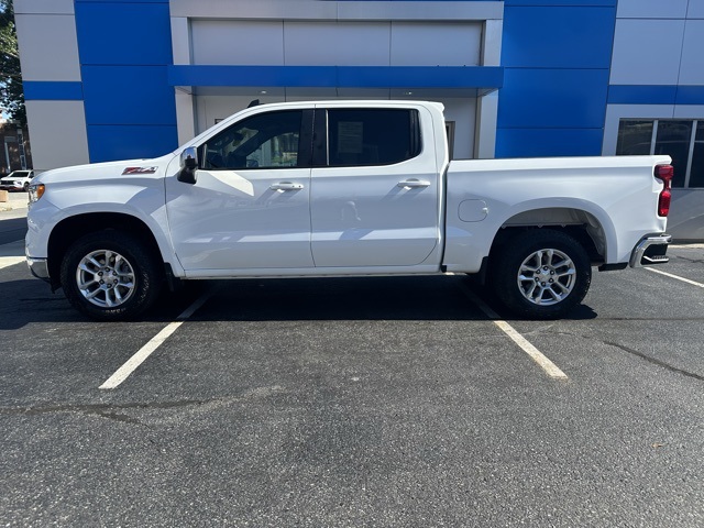 2022 Summit White Chevrolet Silverado 1500 LT 4X4 Truck