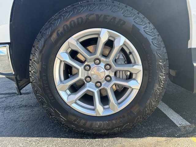 2022 Summit White Chevrolet Silverado 1500 LT 4X4 Truck