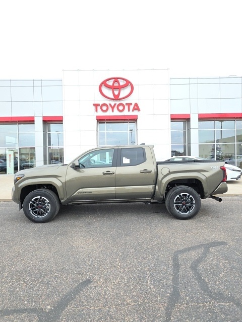 2025 Toyota Tacoma TRD Sport Double Cab photo 2