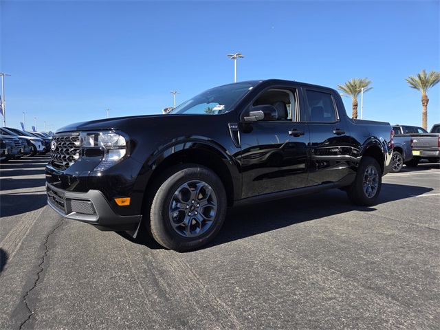 New 2025 Ford Maverick XLT 4D Crew Cab