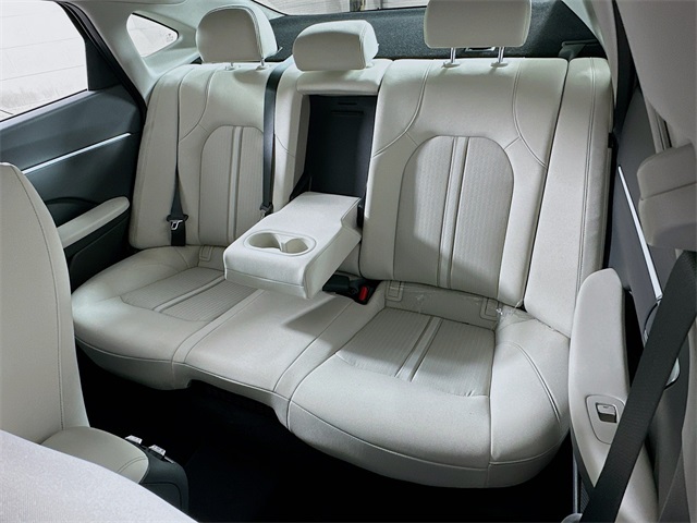 Sonata Hybrid SEL